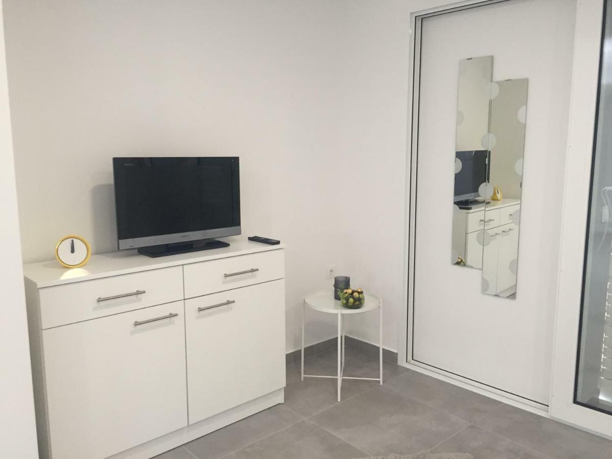 Apartman Zeljka Apartment Podgora Bagian luar foto